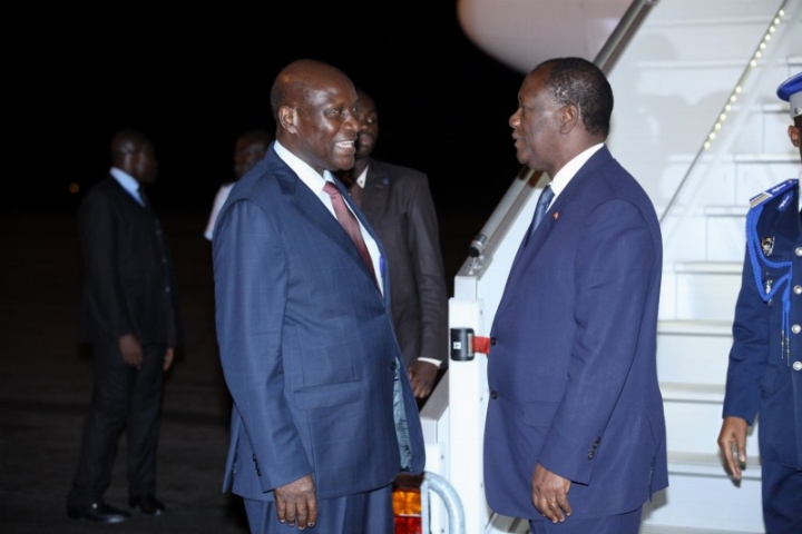 Ouattara de retour à Abidjan après des visites au Qatar et à Bruxelles
